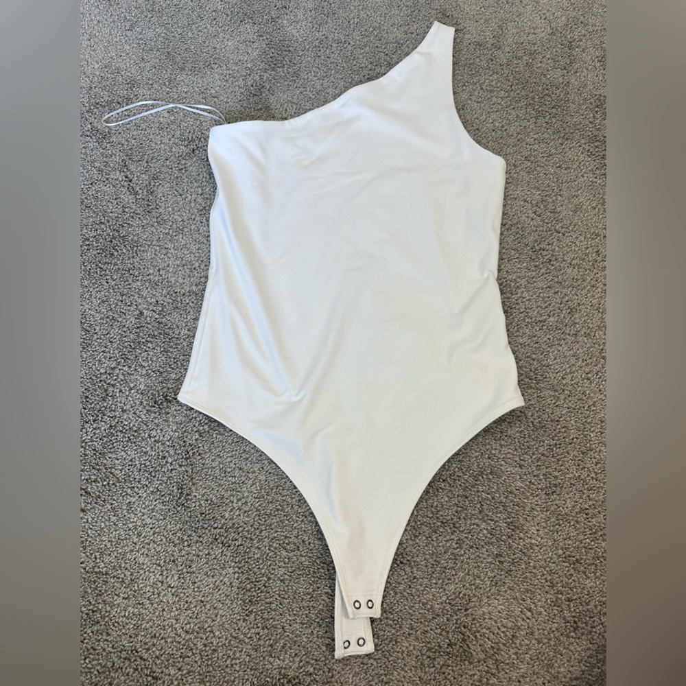 Abercrombie & Fitch - One Shoulder Bodysuit